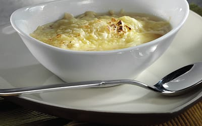 Onion soup au gratin, flavoured with Lindemans Gueuze